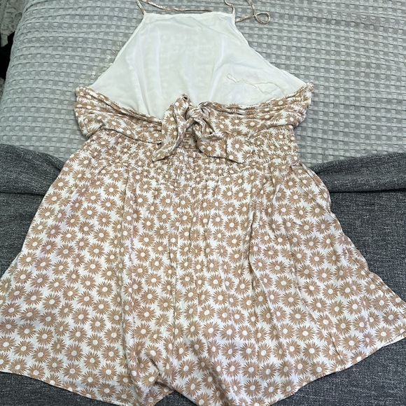 American Eagle lined open back romper XL - Picture 3 of 4